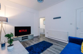 Spacious house in Liverpool welcoming all guests, Self Check in and Free Parking